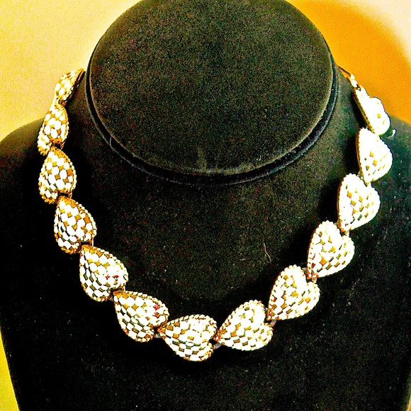 CORO HEART NECKLACE CREAM GOLD CHECK VINTAGE 15 INCH 13 LINKS - Picture 7 of 10